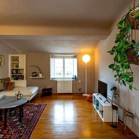 Cozy Apartment With A View On The City Walls Lucca Exterior photo